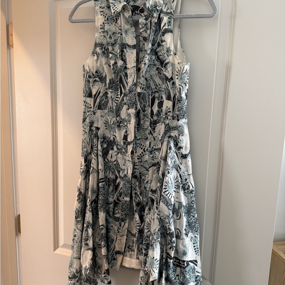 Sleeveless Black and White Patterned Dress